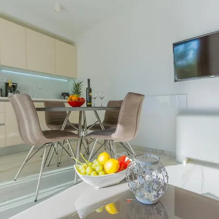 Apartment Allegra Luxury Pisak